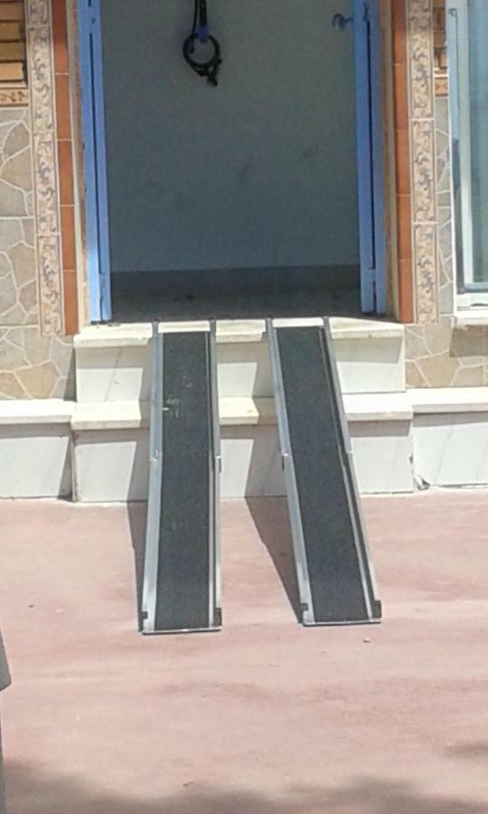 Beachfront House Malaga Exterior photo